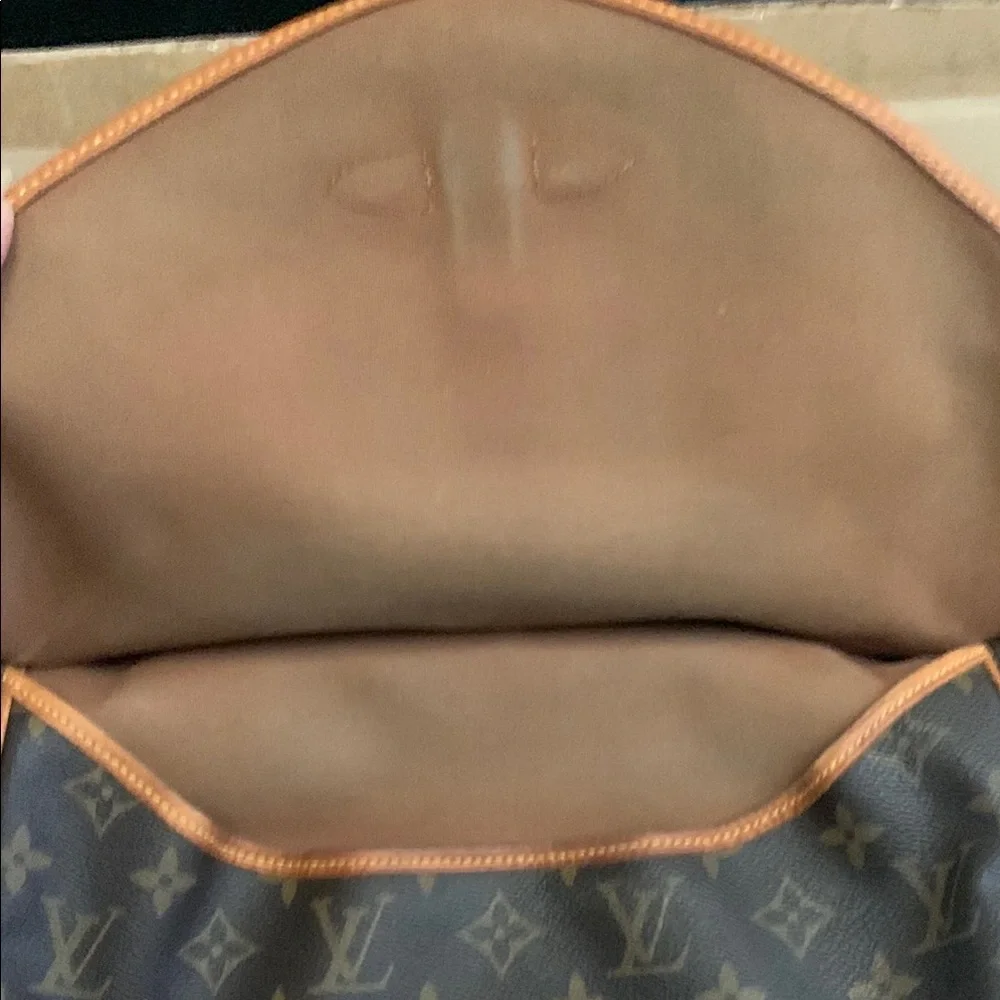 Louis Vuitton Suamur 35 Brown Double Crossbody Bag with Flap Closure - Picture 8 of 14